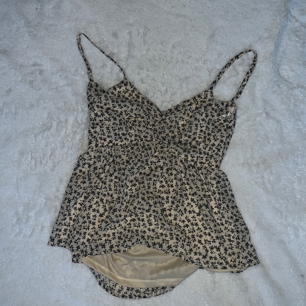 cute top and tie able in the back